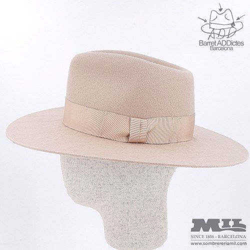 Niki Cream flat hat