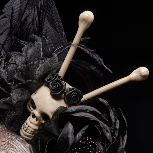 Fascinator Calaverica bones detail